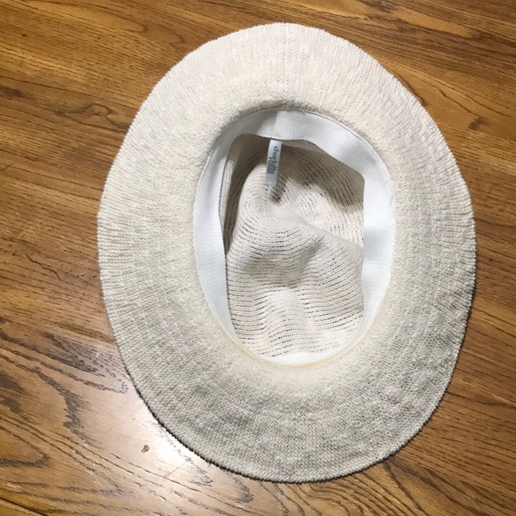 Cream hat from Charlotte Russe. - Picture 2 of 3